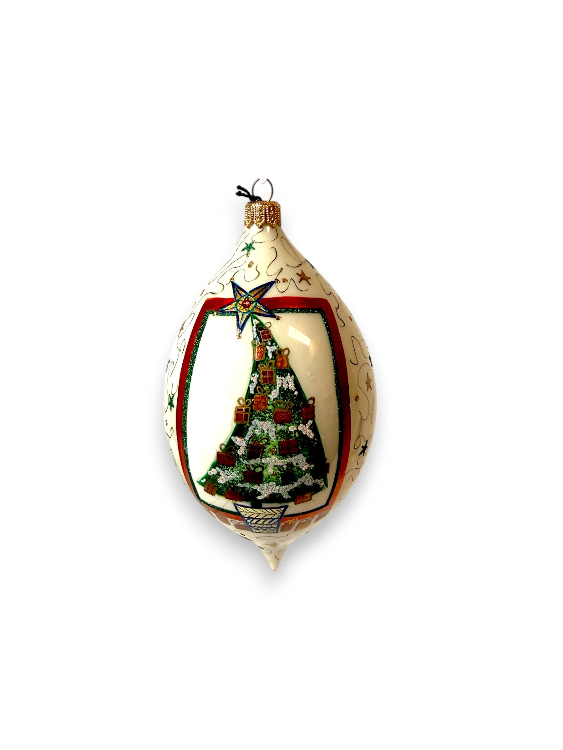Christmas Tree Scene – Cream Oval